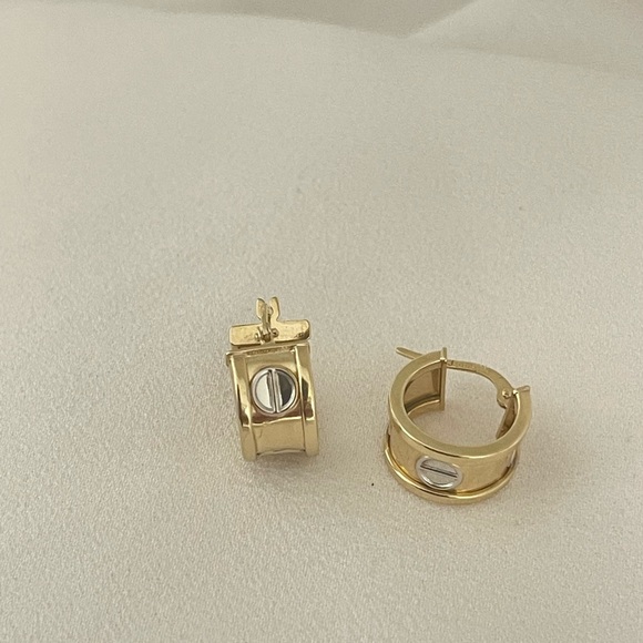 Solid 10k Gold Small Hoop Earrings PRICE FIRME - Picture 5 of 6